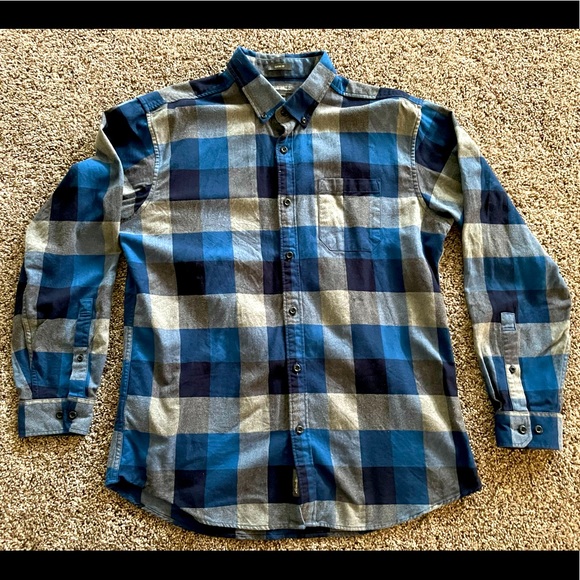 Eddie Bauer, Men’s L, blue flannel button down - Picture 1 of 2